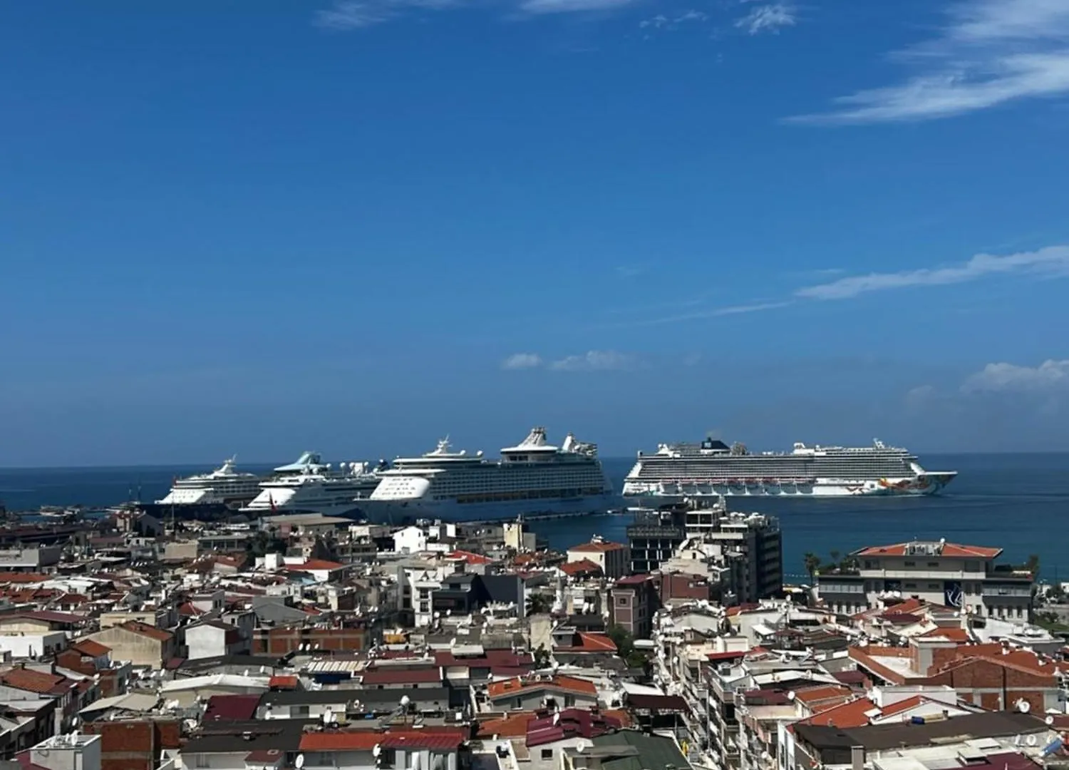 Hbs Hotel Kusadası 2*,